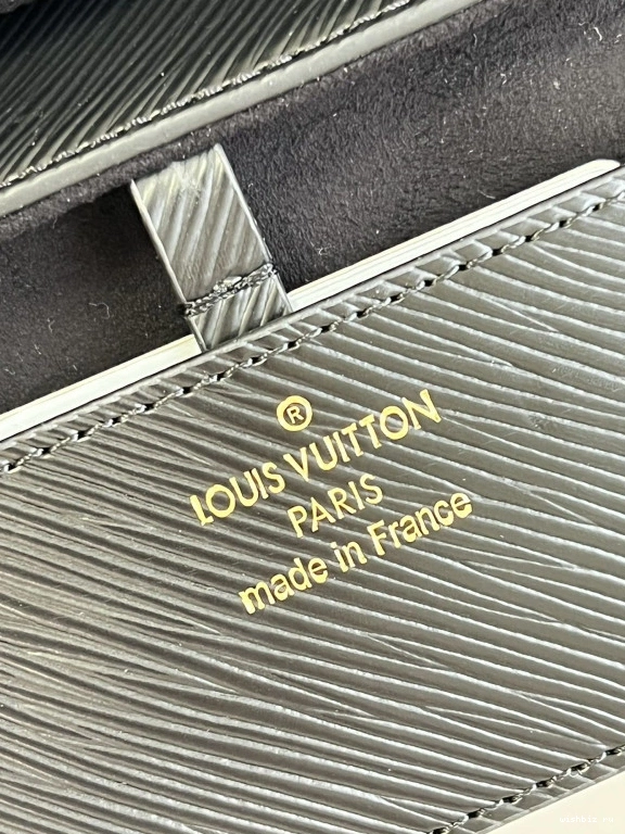 WIS LOUIS TWIST VUITTON PM 0911